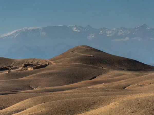Esperienza nel Deserto di Agafay con Passeggiata in Cammello e Quad – Gita di un Giorno da Marrakech
